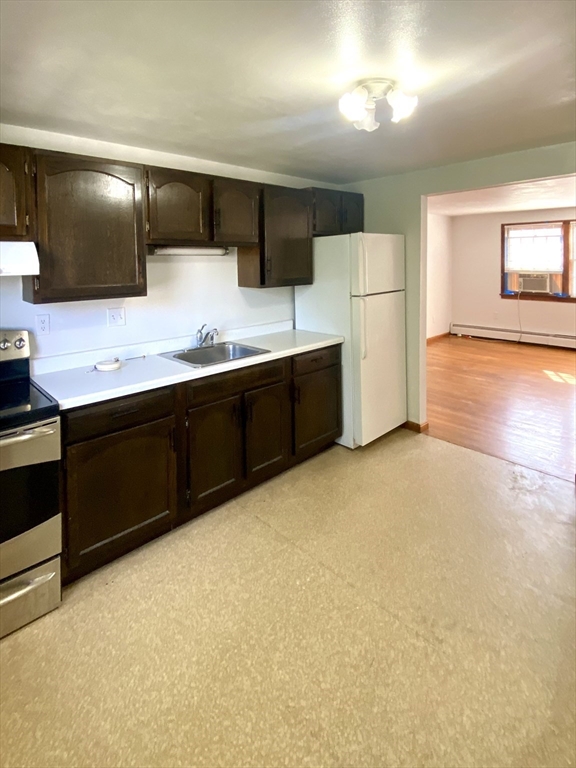 59 Commercial Street, Unit 4 Marblehead, MA 01945 - Photo 5 of 23 Gallery Image 5