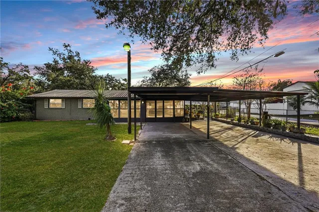 $370,000 | 12031 Old Hillsborough Avenue, Seffner, FL 33584