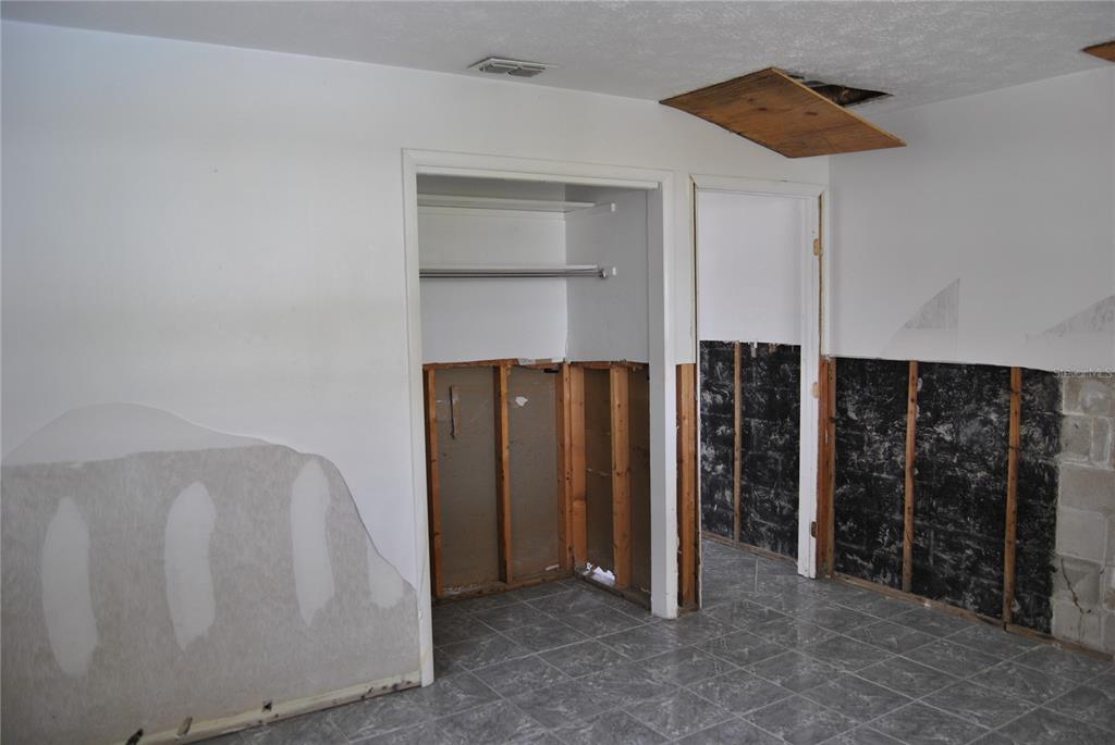 119 18th Street Northwest Ruskin, FL 33570 - Photo 14 of 20 a view of closet area