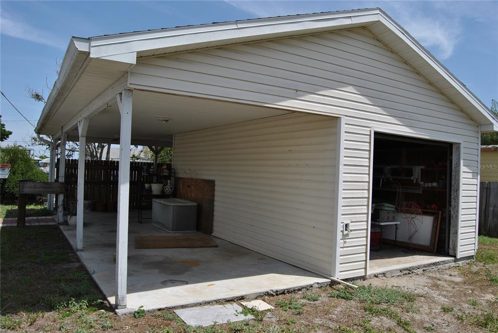 119 18th Street Northwest Ruskin, FL 33570 - Photo 15 of 20 a view of a porch