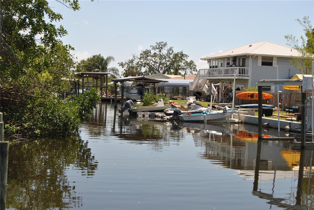 119 18th Street Northwest Ruskin, FL 33570 - Photo 18 of 20 a swimming pool view with a outdoor seating