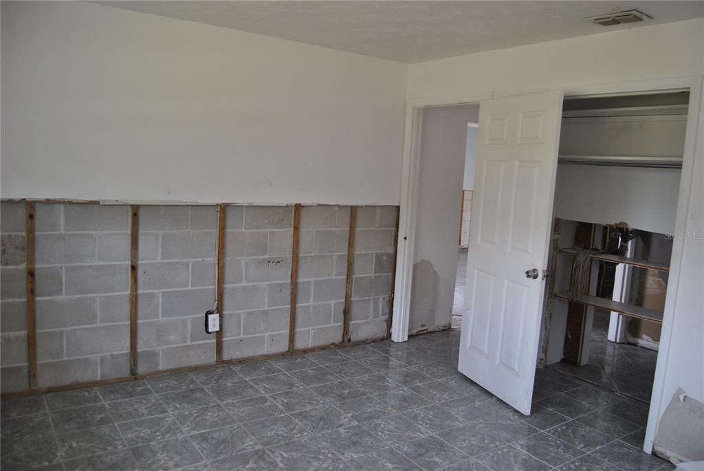 119 18th Street Northwest Ruskin, FL 33570 - Photo 9 of 20