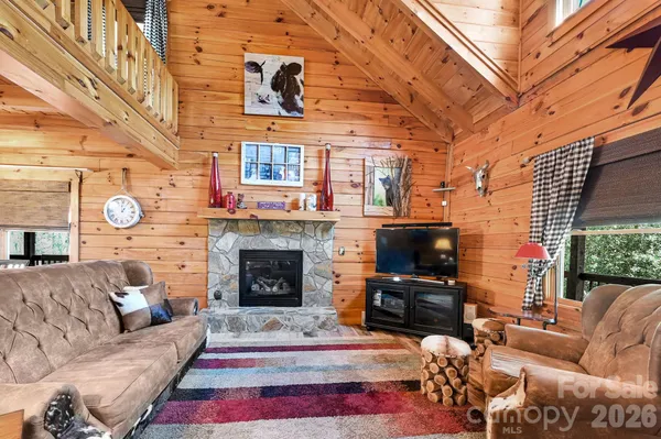 $500,000 | 135 Poodles Way, Lake Lure, NC 28746