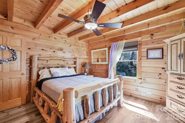 $500,000 | 135 Poodles Way, Lake Lure, NC 28746