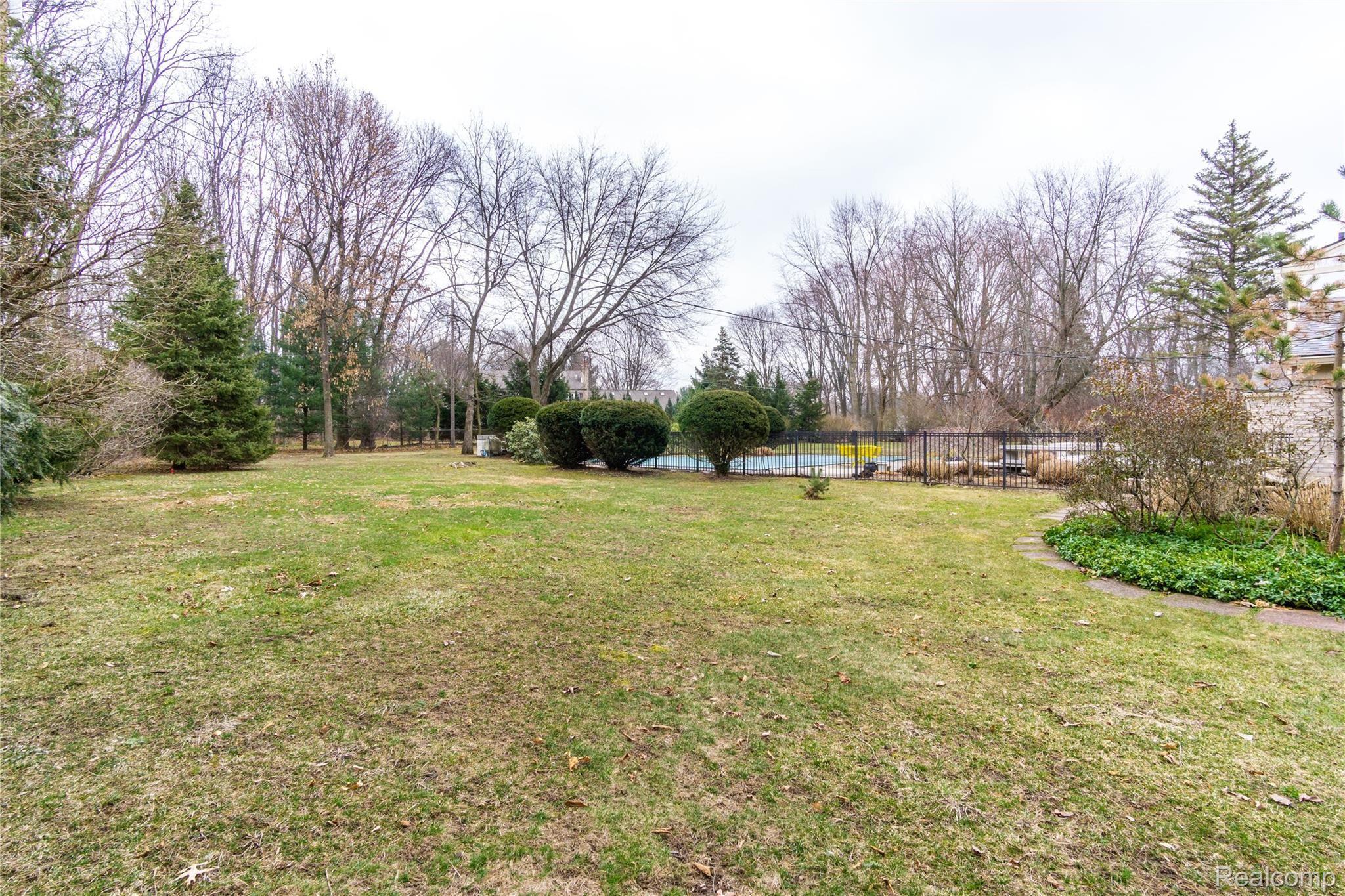 5381 Deep Wood Road Bloomfield Hills, MI 48302 - Photo 57 of 79 Exteriors (10 of 33).jpg
