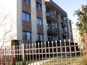 $3,650 | 2416 West Foster Avenue, Unit 1N, Chicago, IL 60625