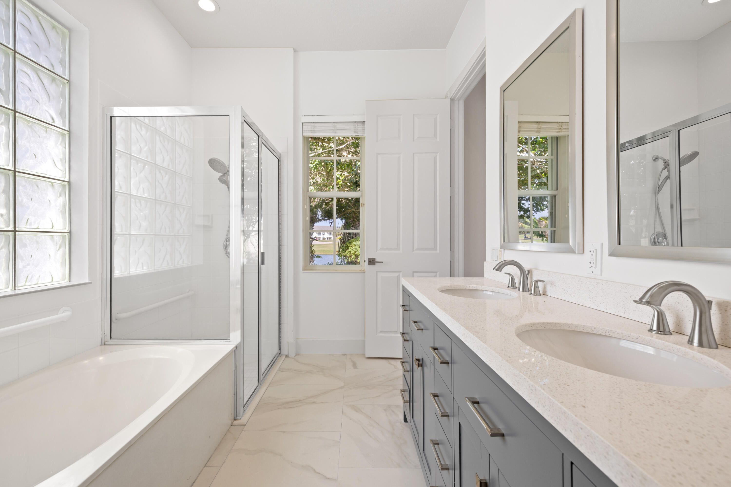 140 Barbados Drive Jupiter, FL 33458 - Photo 13 of 33 IMG_5478