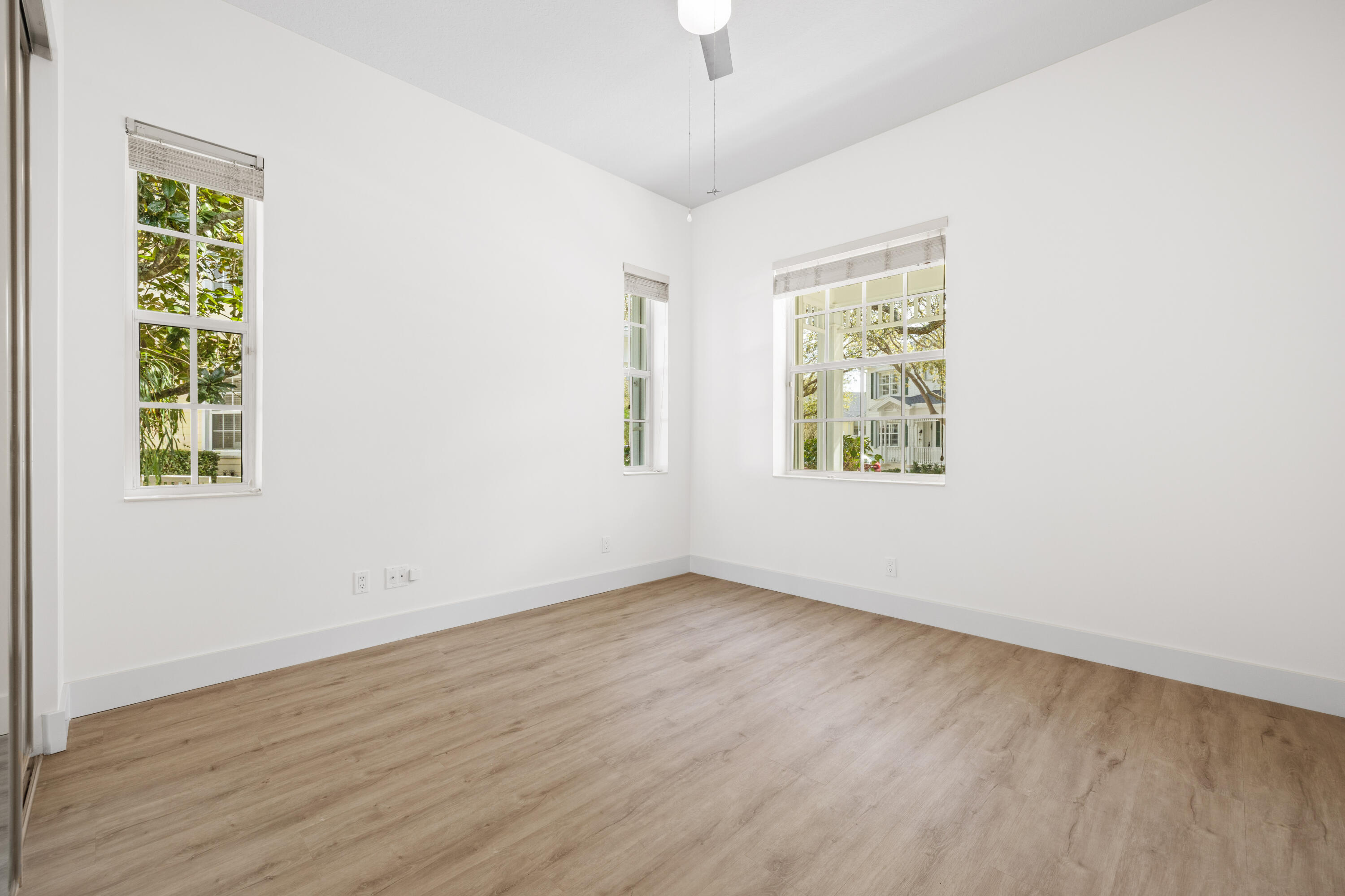 140 Barbados Drive Jupiter, FL 33458 - Photo 21 of 33 IMG_5403