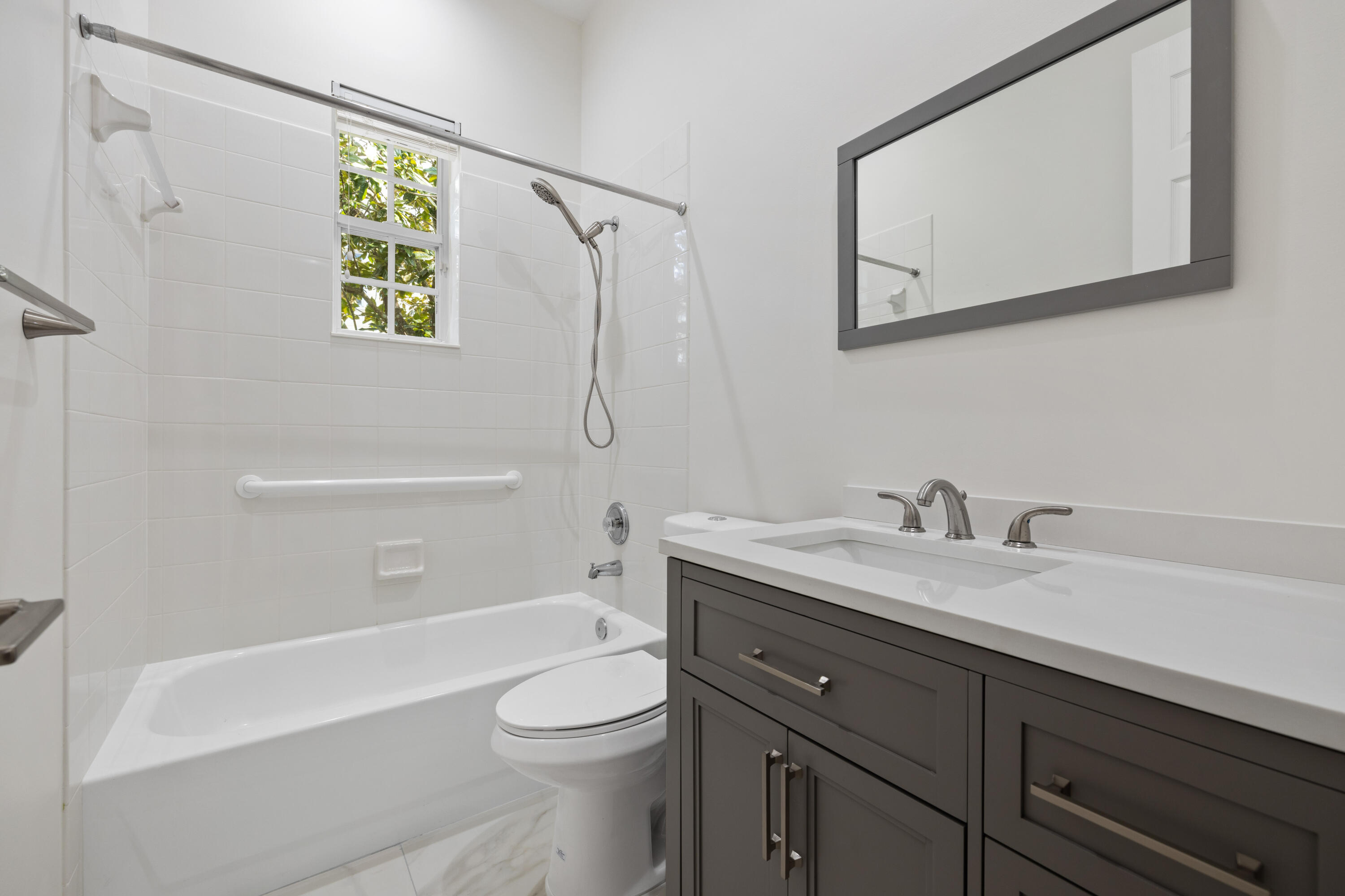 140 Barbados Drive Jupiter, FL 33458 - Photo 22 of 33 IMG_5408