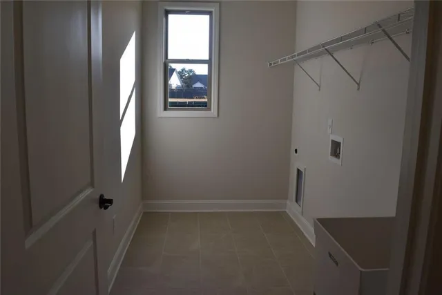 a view of empty room with window