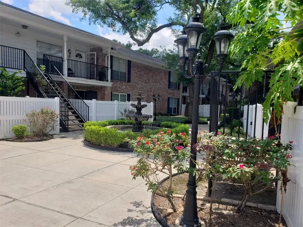$1,650 | 14333 Memorial Drive, Unit 99, Houston, TX 77079