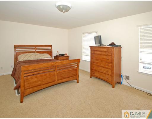 202 Runyon Avenue Middlesex, NJ 08846 - Photo 13 of 15