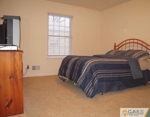 202 Runyon Avenue Middlesex, NJ 08846 - Photo 14 of 15