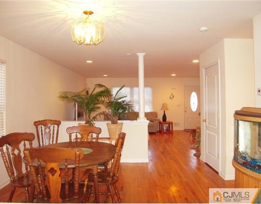 202 Runyon Avenue Middlesex, NJ 08846 - Photo 9 of 15