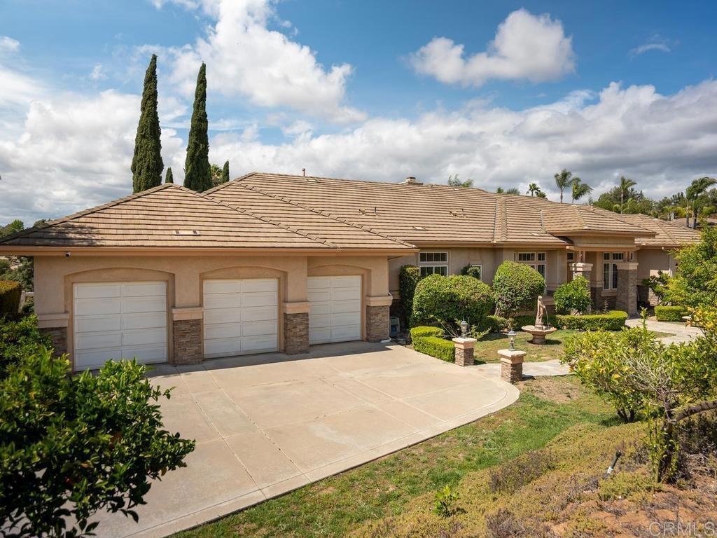 2737 Dos Lomas Fallbrook, CA 92028 - Photo 2 of 75