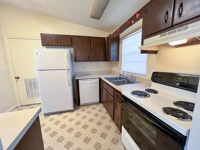 $1,850 | 5210 Northwest 24th Place, Gainesville, FL 32606