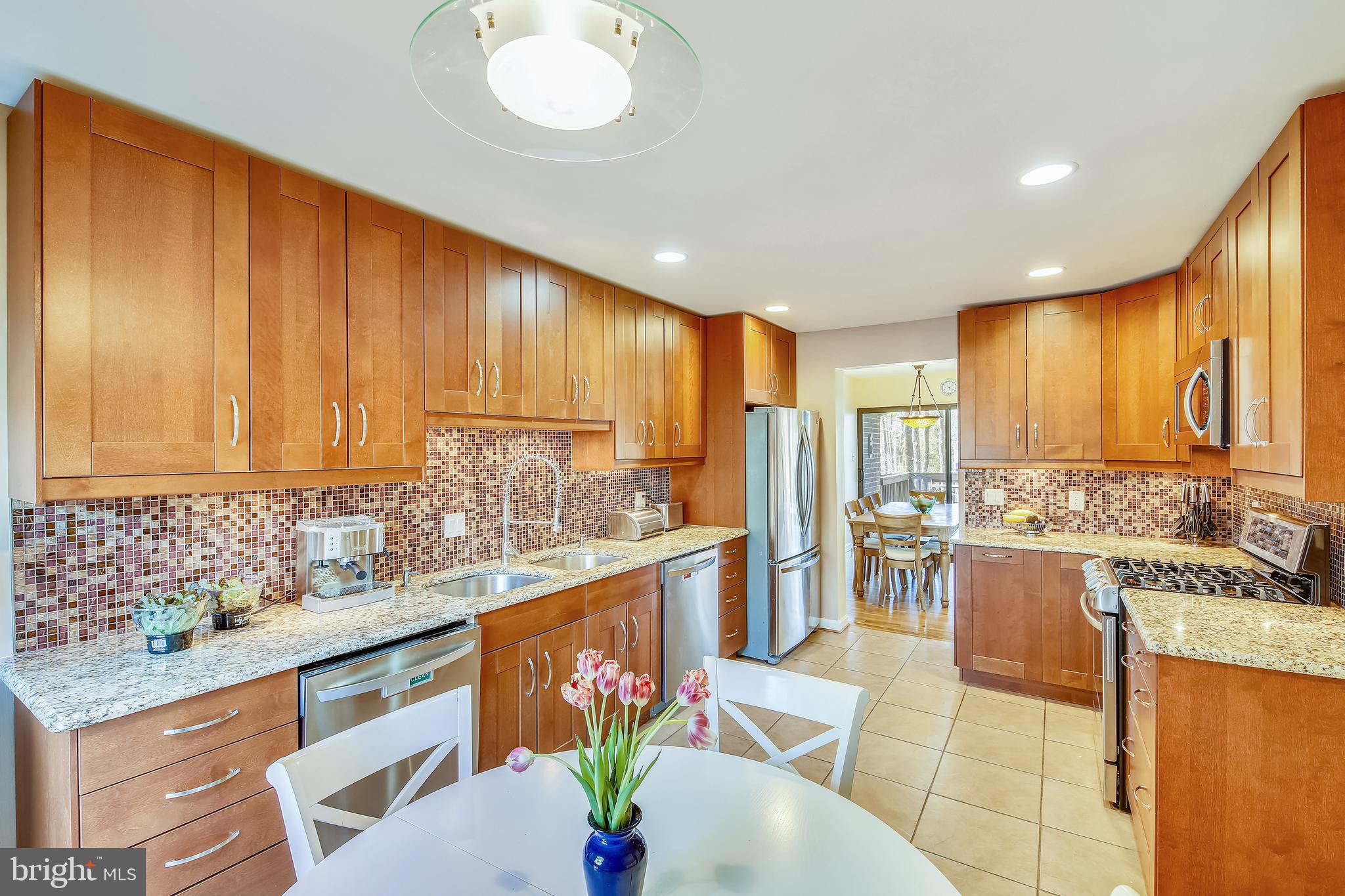8134 Inverness Ridge Road Potomac, MD 20854 - Photo 7 of 27 Kitchen