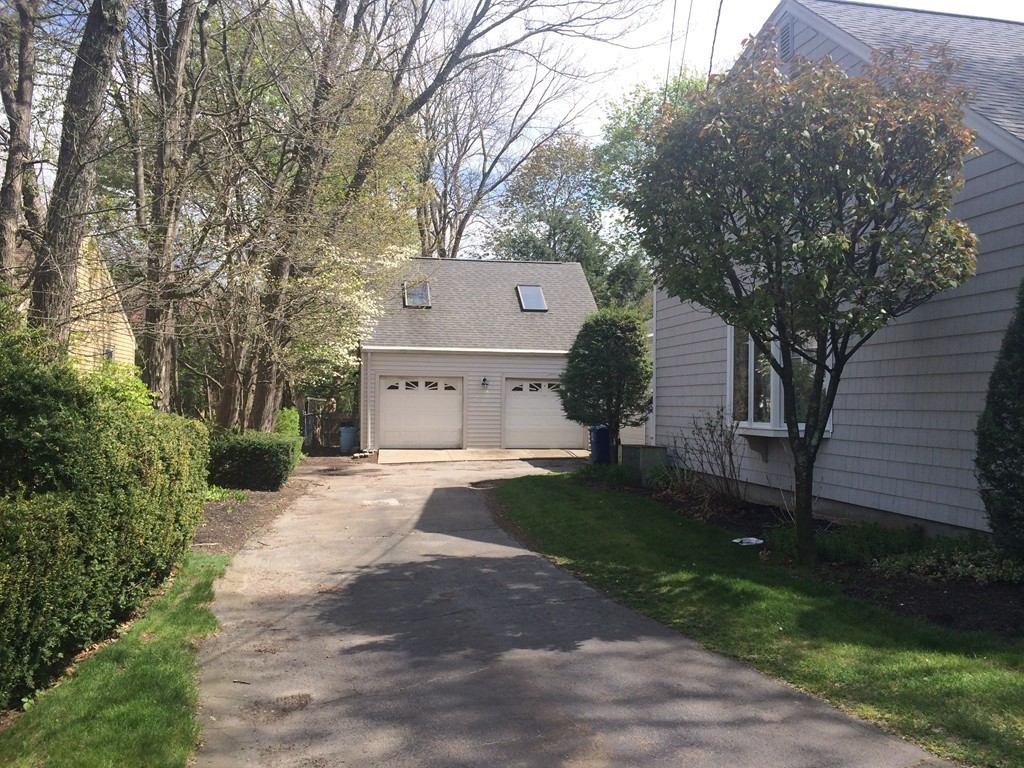 17 White Road Braintree, MA 02184 - Photo 4 of 24