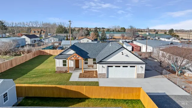 $399,500 | 1020 South Adell Street, Filer, ID 83328