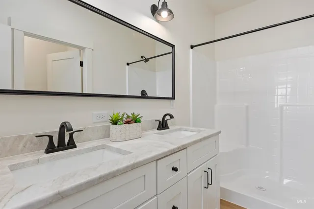 $399,500 | 1020 South Adell Street, Filer, ID 83328