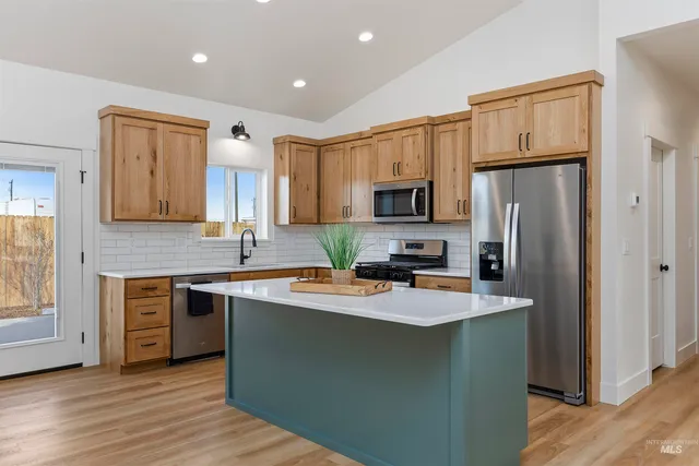 $399,500 | 1020 South Adell Street, Filer, ID 83328