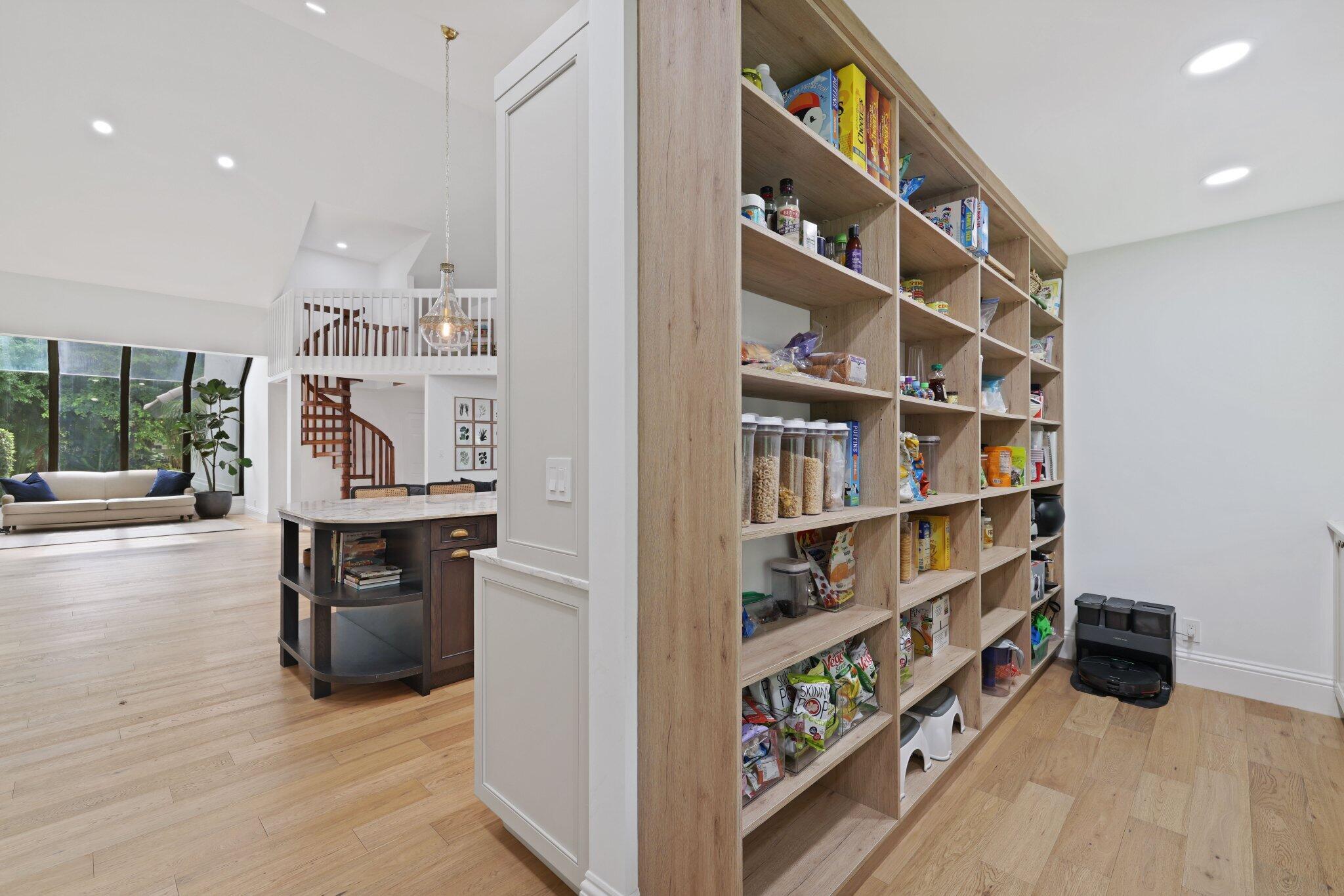 3235 Hyde Circle Boca Raton, FL 33434 - Photo 22 of 76 Kitchen and pantry area