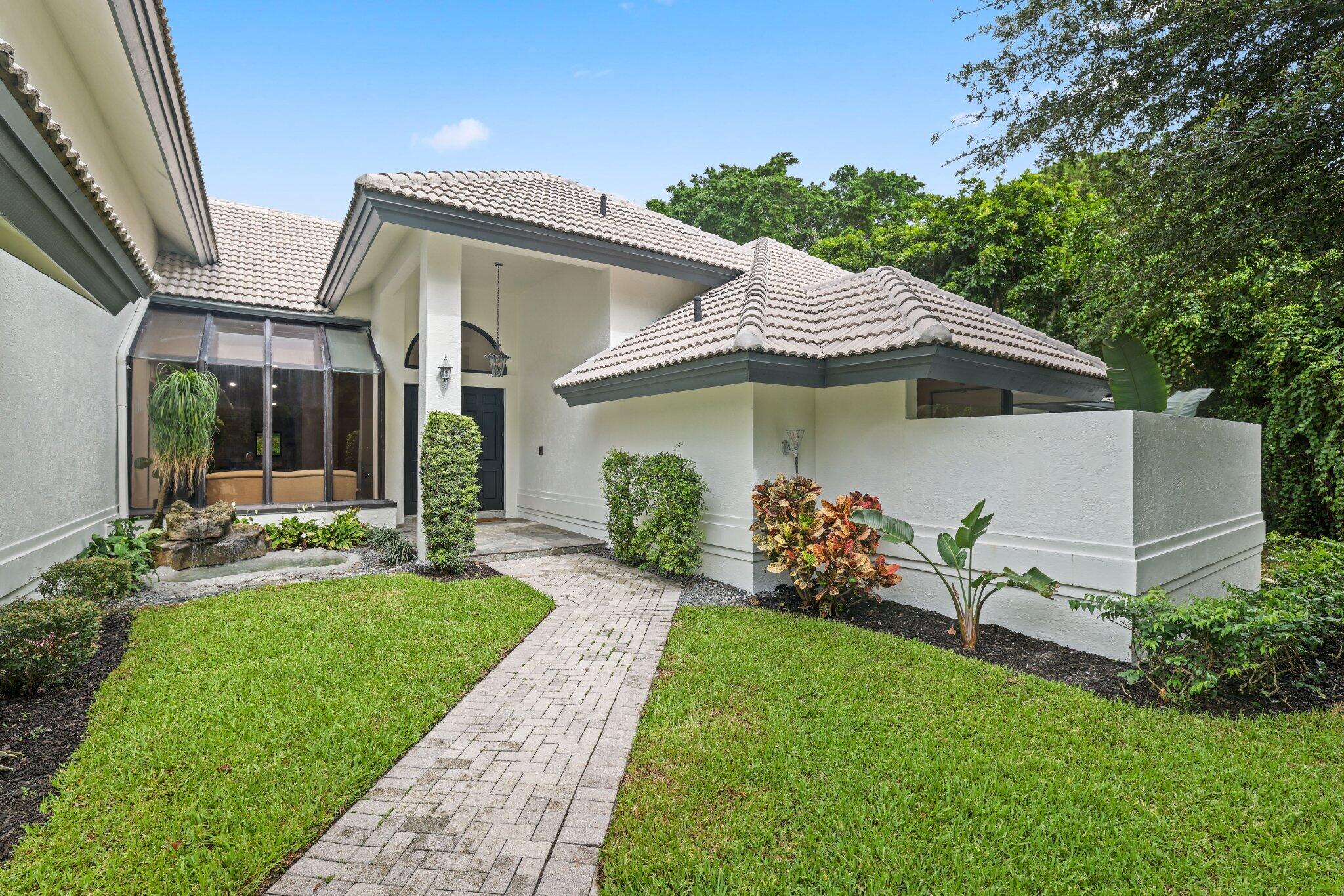 3235 Hyde Circle Boca Raton, FL 33434 - Photo 4 of 76 Beautiful exterior