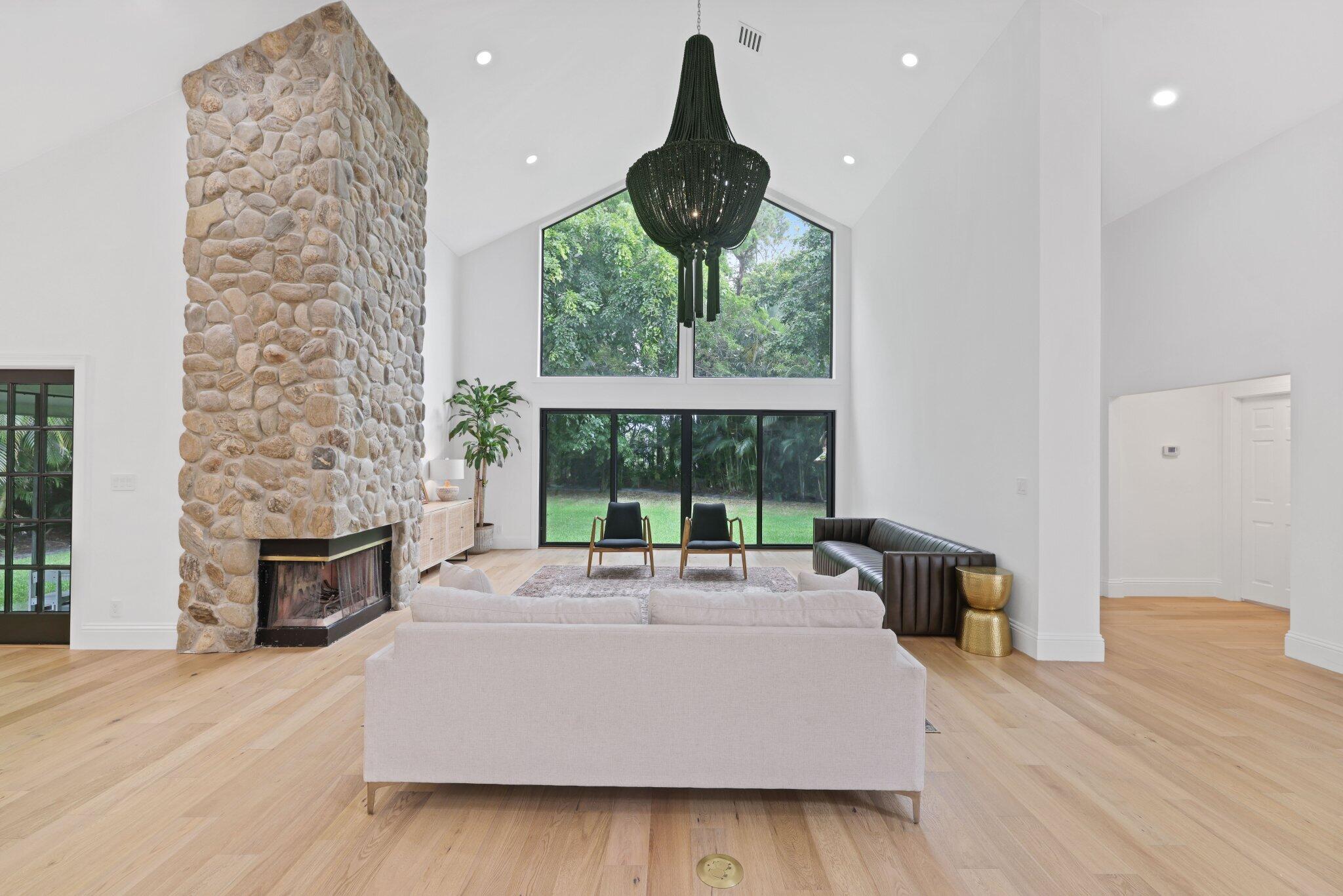 3235 Hyde Circle Boca Raton, FL 33434 - Photo 10 of 76 Living room