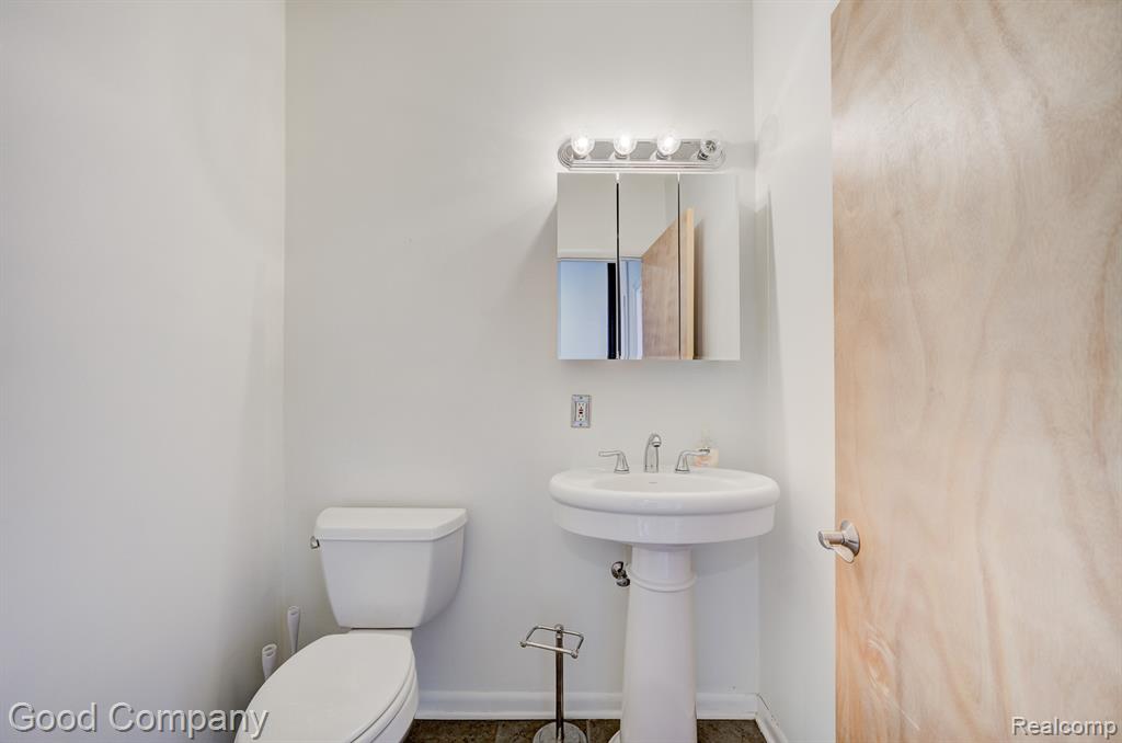 522 East 9 Mile Road, Unit 526 Ferndale, MI 48220 - Photo 17 of 27