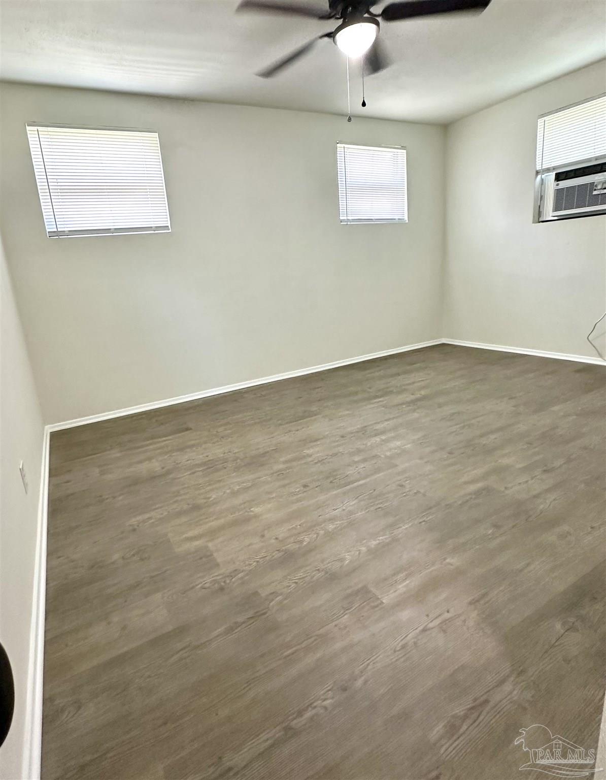 313 Rhoda Street Pensacola, FL 32503 - Photo 3 of 9 Gallery Image 3