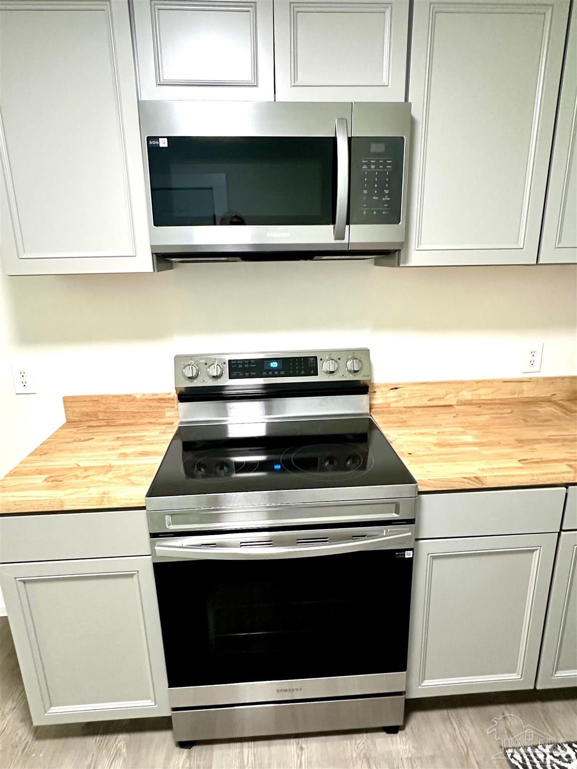 313 Rhoda Street Pensacola, FL 32503 - Photo 6 of 9 Gallery Image 6
