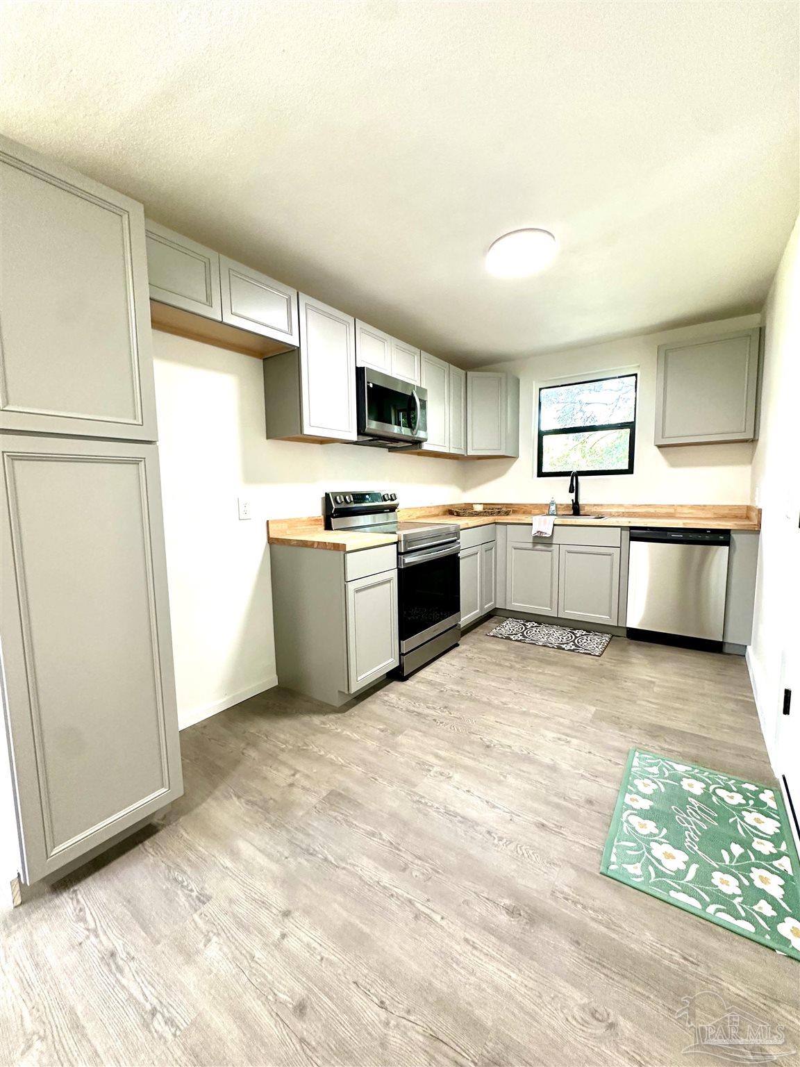 313 Rhoda Street Pensacola, FL 32503 - Photo 7 of 9 Gallery Image 7