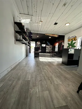 $1,650 | 304 Lockwood Drive, Houston, TX 77011