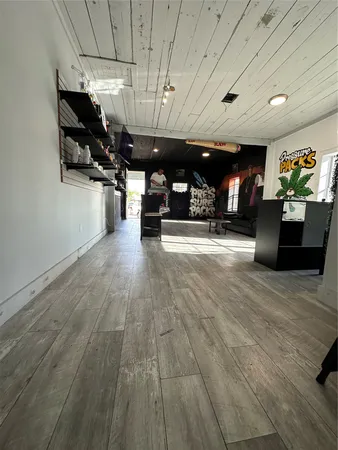 $1,650 | 304 Lockwood Drive, Houston, TX 77011