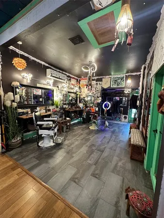 $1,650 | 304 Lockwood Drive, Houston, TX 77011