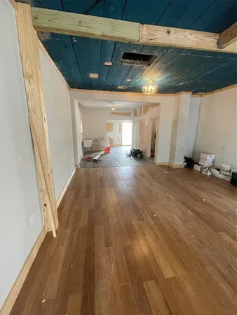 $1,650 | 304 Lockwood Drive, Houston, TX 77011
