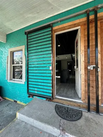 $1,650 | 304 Lockwood Drive, Houston, TX 77011