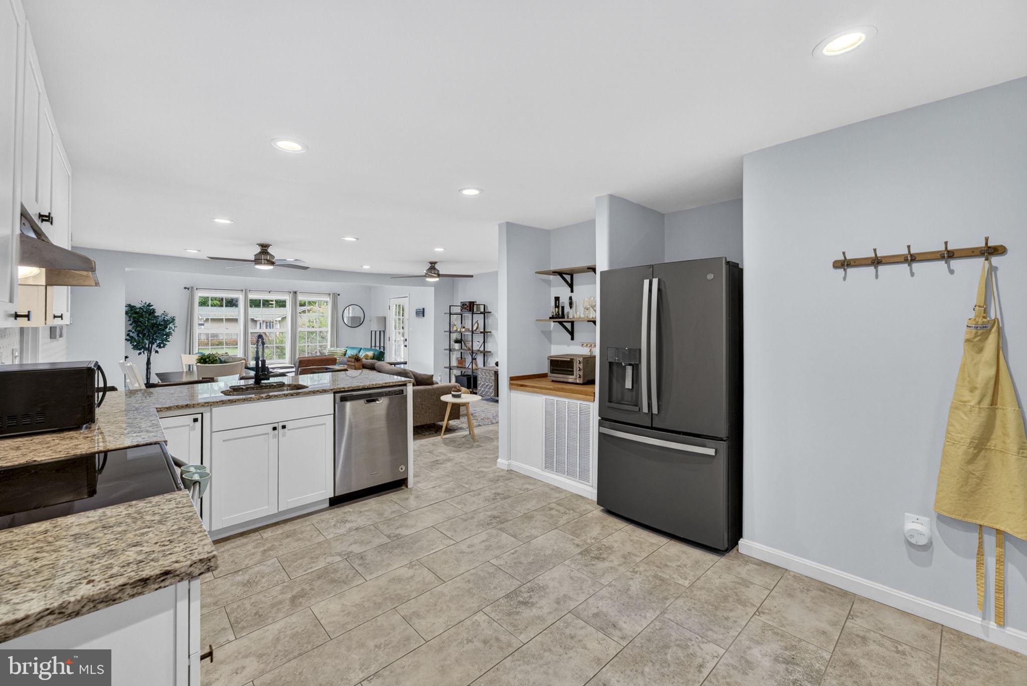 102 Confederate Circle Locust Grove, VA 22508 - Photo 31 of 45 Modern kitchen with sleek finishes.