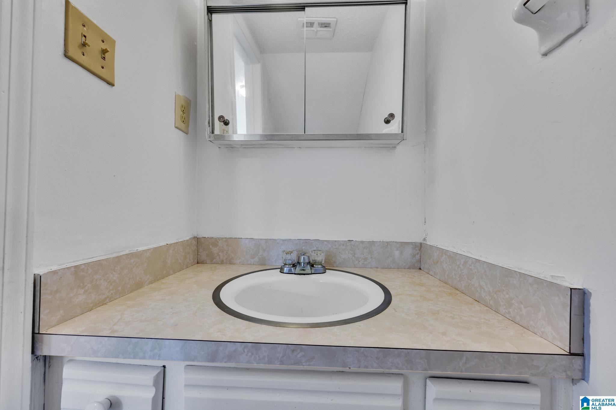 2286 Chapel Hill Road Birmingham, AL 35216 - Photo 8 of 20