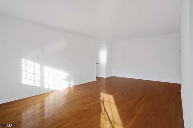 $2,450 | 25 Canterbury Road, Unit D, Chatham, NJ 07928