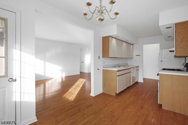 25 Canterbury Road, Unit D Chatham, NJ 07928 - Photo 5 of 13