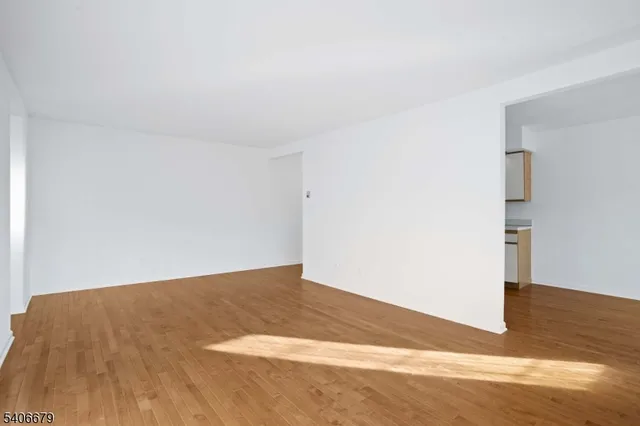 $2,450 | 25 Canterbury Road, Unit D, Chatham, NJ 07928