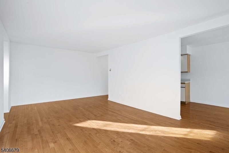 25 Canterbury Road, Unit D Chatham, NJ 07928 - Photo 9 of 13