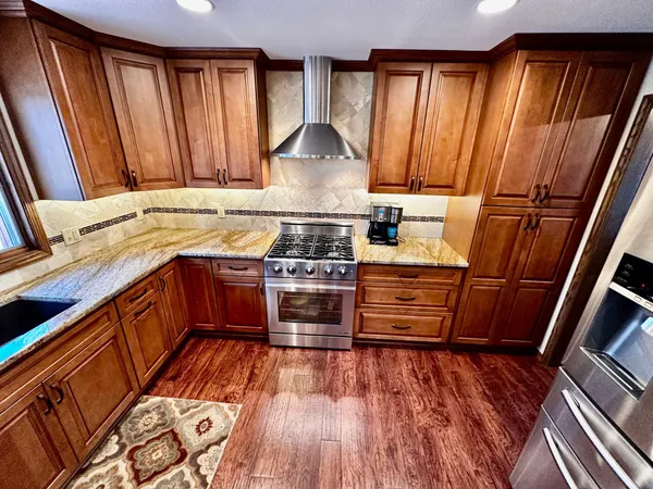 $515,000 | 8128 Lower 129th Court, Apple Valley, MN 55124