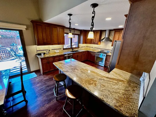 $515,000 | 8128 Lower 129th Court, Apple Valley, MN 55124