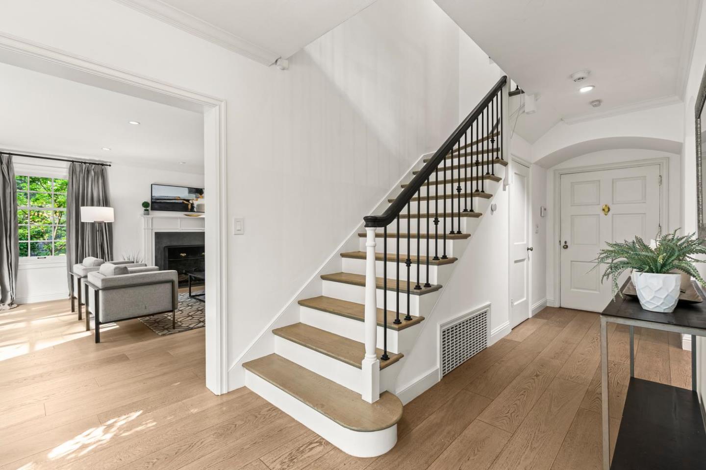 755 Bromfield Road Hillsborough, CA 94010 - Photo 17 of 49