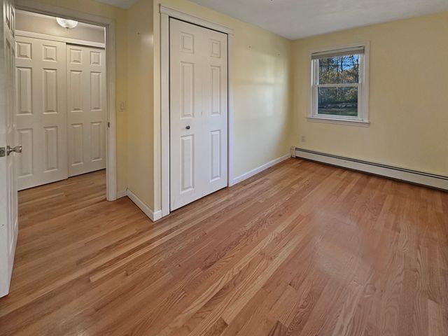 a picture of a black and white wall