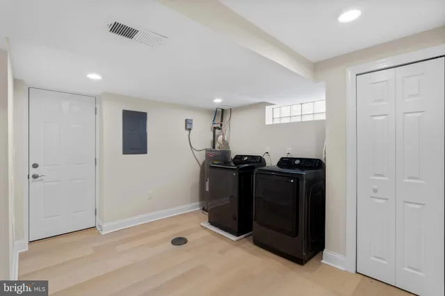 a view of a livingroom with storage