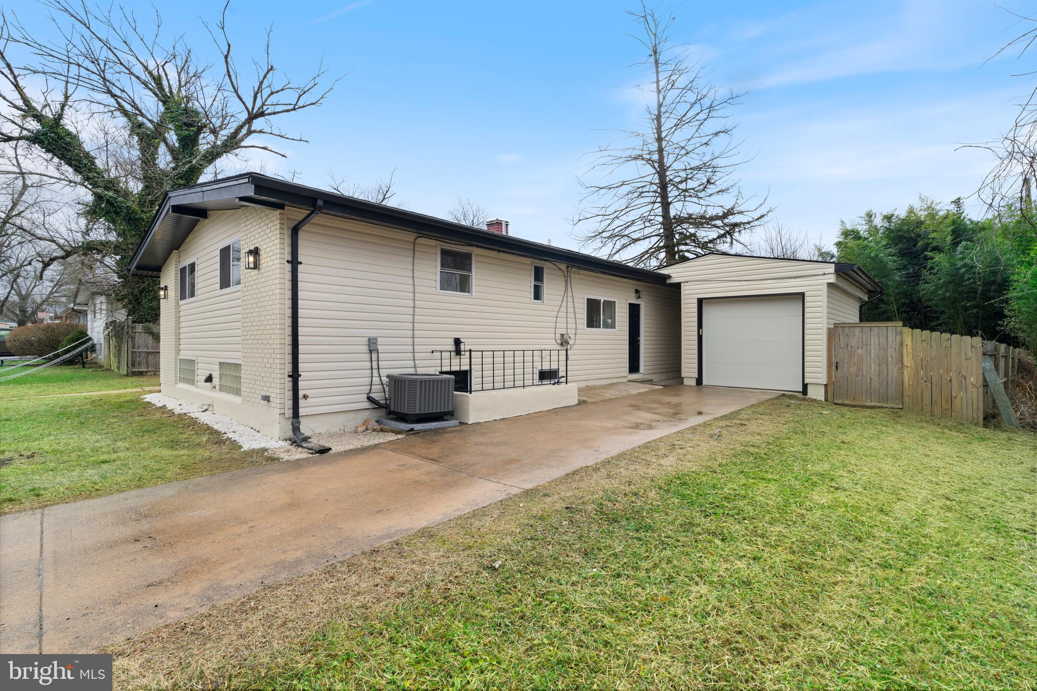 4761 Bonnie Brae Road Pikesville, MD 21208 - Photo 29 of 32 Driveway & garage