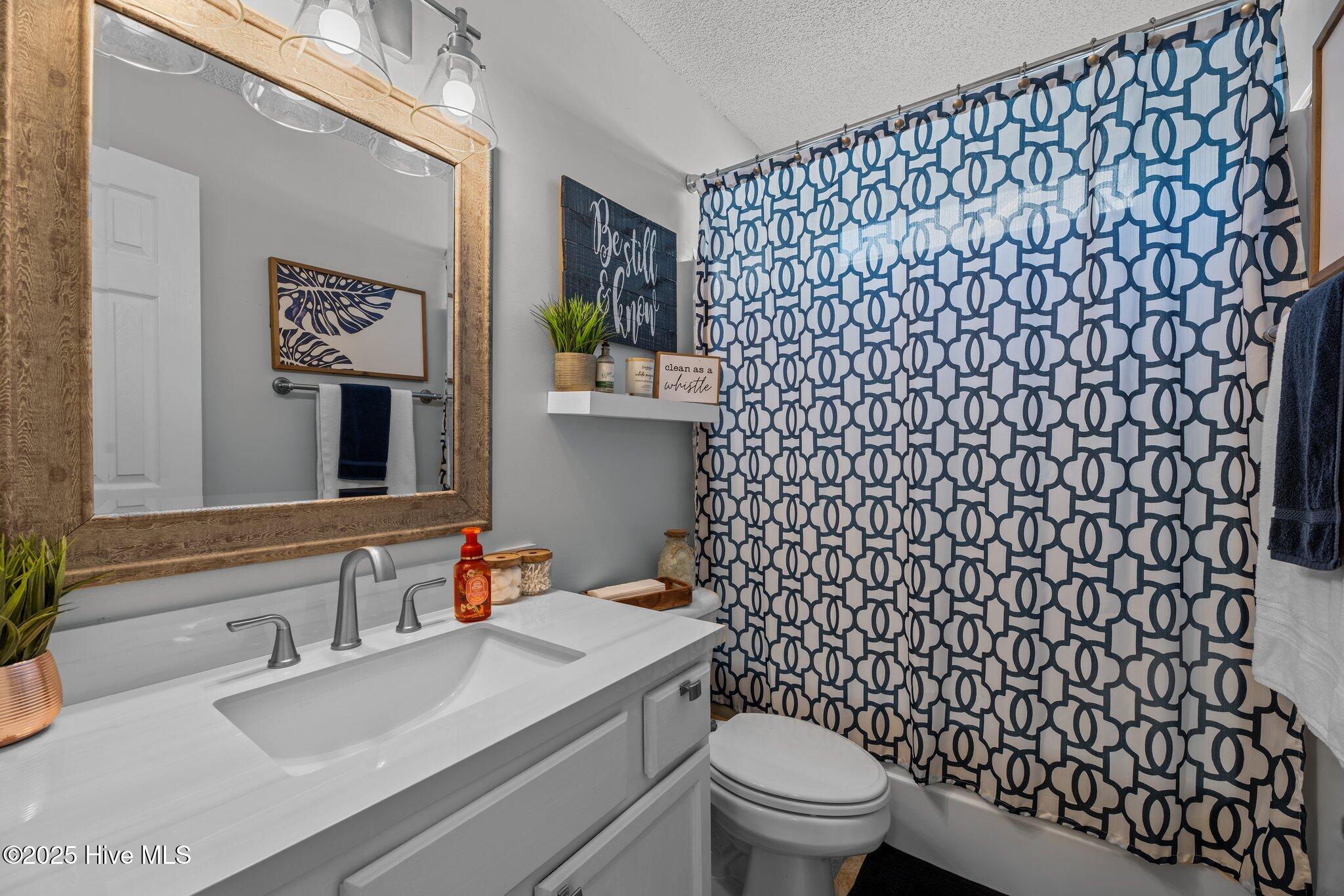 4613 Rainmaker Drive New Bern, NC 28562 - Photo 17 of 29 Guest Bath